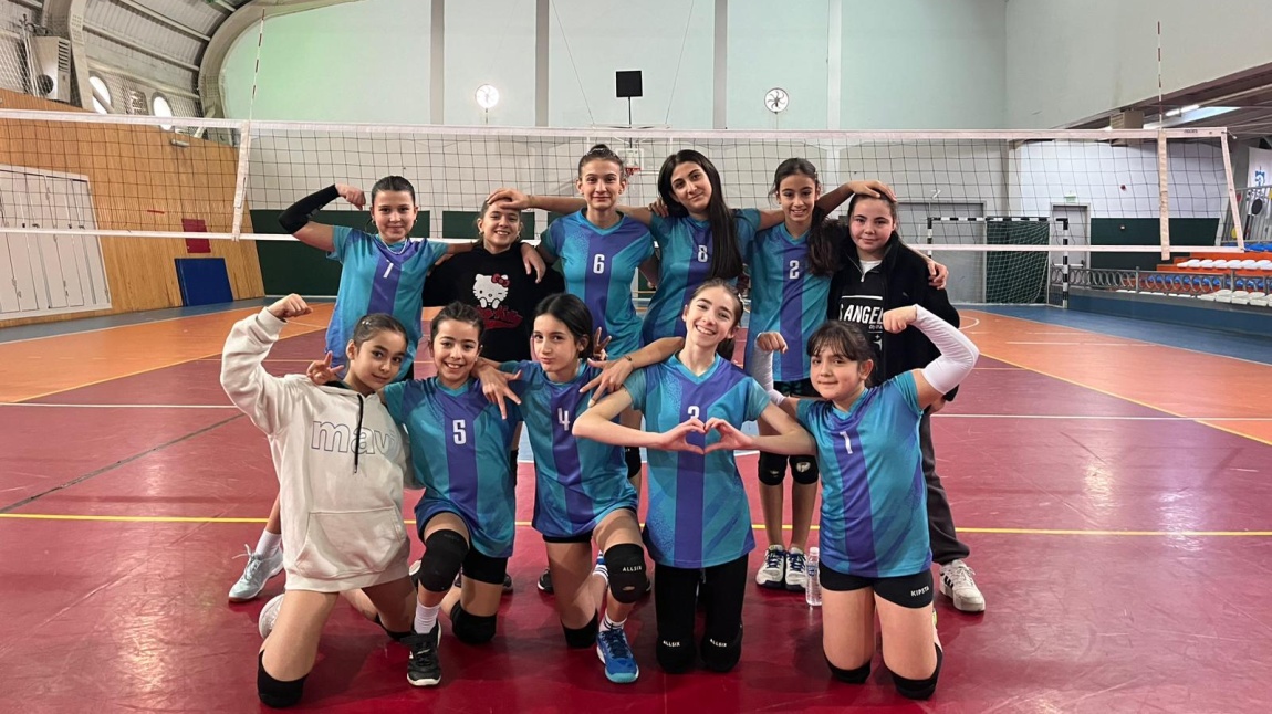 KÜÇÜK KIZ VOLEYBOL BAŞARIMIZ